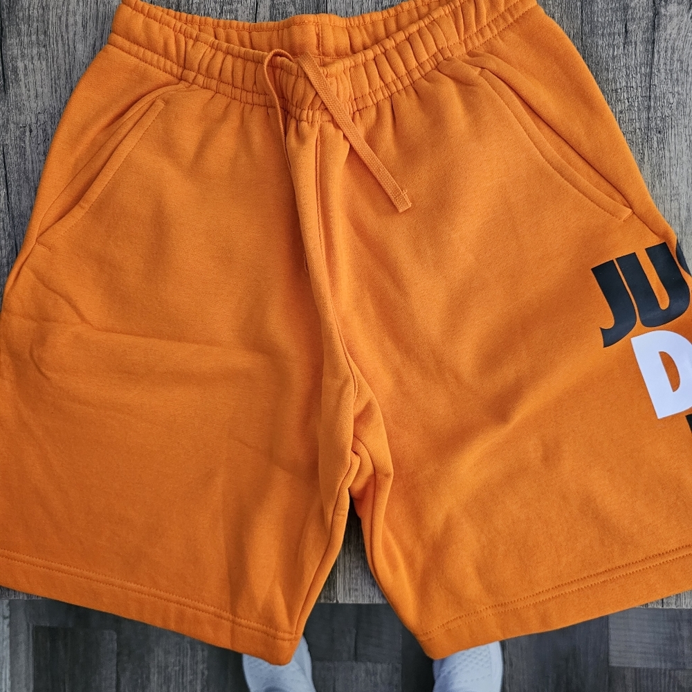 Men's nike sportwear just do it shorts. Never worn no tags
